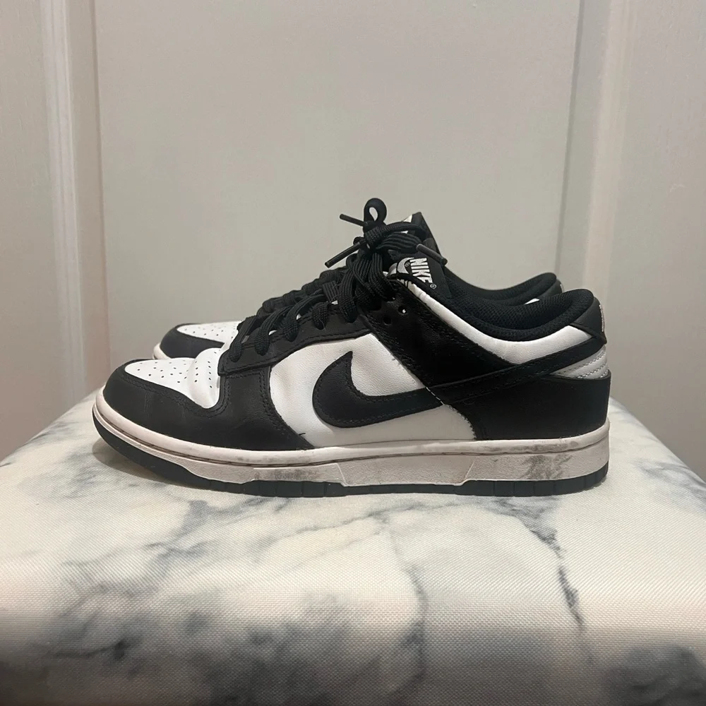 Nike women’s low dunk retro style “Pandas” - Picture 4 of 7